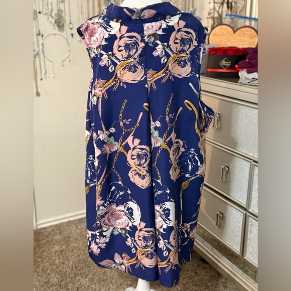 Unique Spectrum blue and‎ light pink sleeveless blouse - Picture 4 of 5